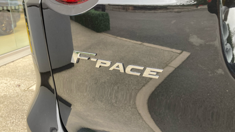 Jaguar F-Pace 2.0d [180] Chequered Flag 5dr Auto AWD Diesel Estate